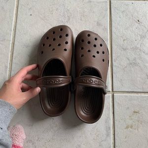 Brown crocs